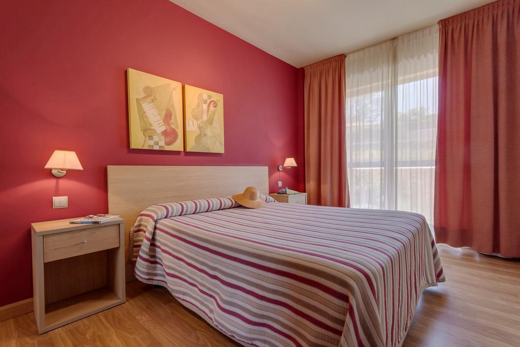 Apartamentos Mar Comillas Exteriör bild