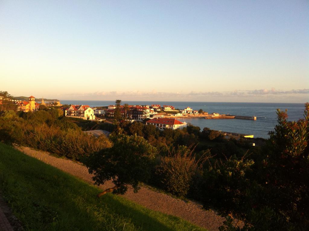 Apartamentos Mar Comillas Exteriör bild