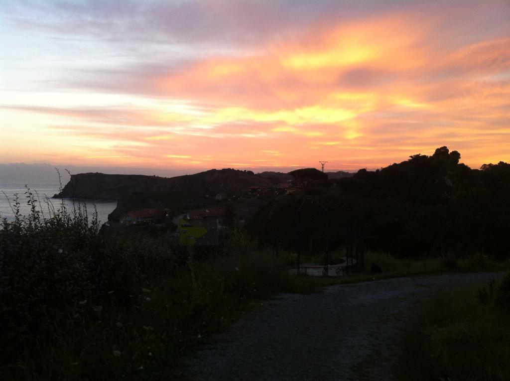 Apartamentos Mar Comillas Exteriör bild